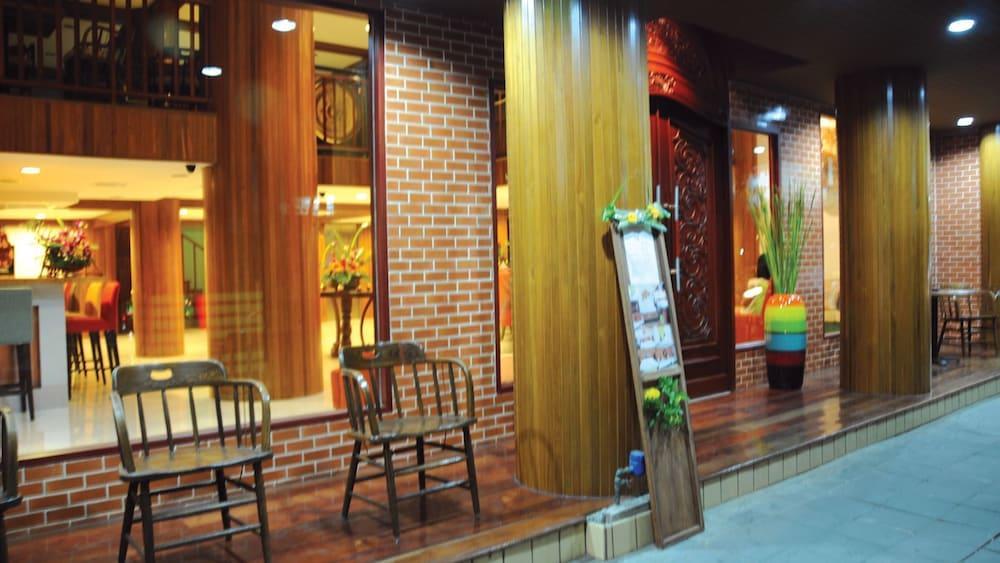 Lullaby Inn Silom 방콕 외부 사진