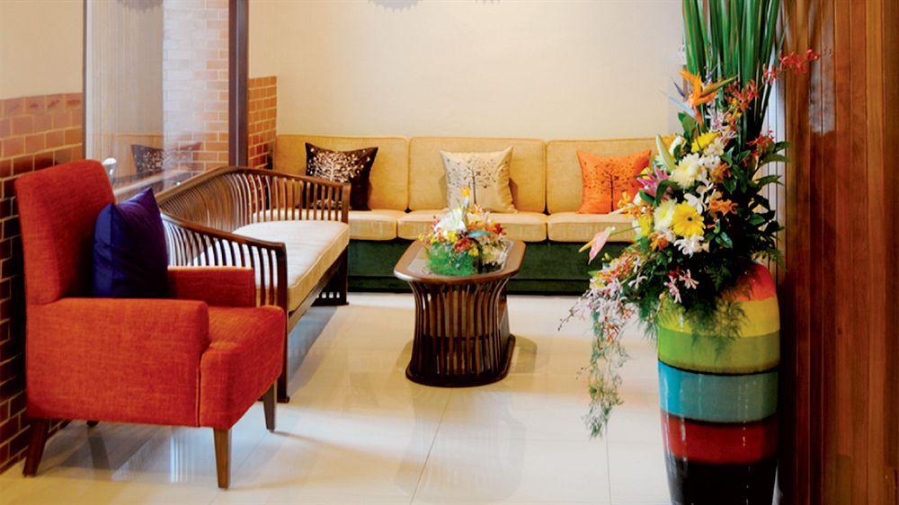 Lullaby Inn Silom 방콕 외부 사진